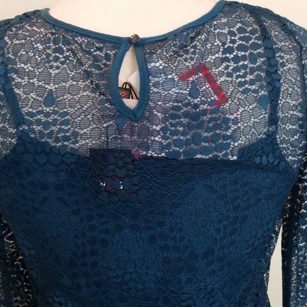 Top - Picture 4 of 7